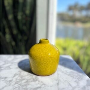 Vintage Ceramic Vase in Crackled Chartreuse 💛 Great Contition 🪴